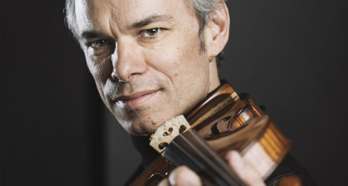 Benjamin Schmid, konstnärlig ledare i Musica Vitae, porträtterad med sin Stradivarius-violin